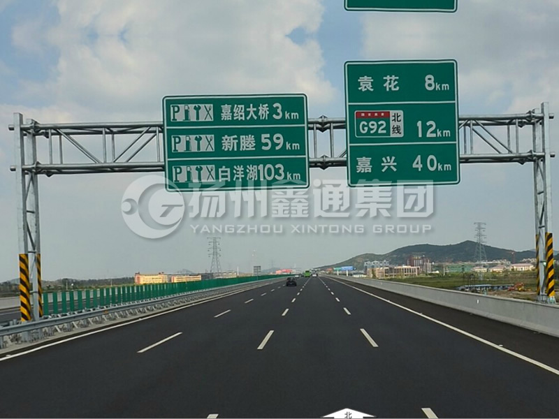 LMJ-029，桁架式標志牌龍門架